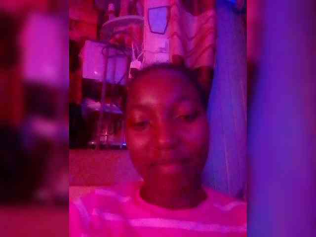 Brownchickebony webcam