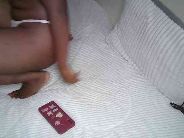 Brownchickebony webcam