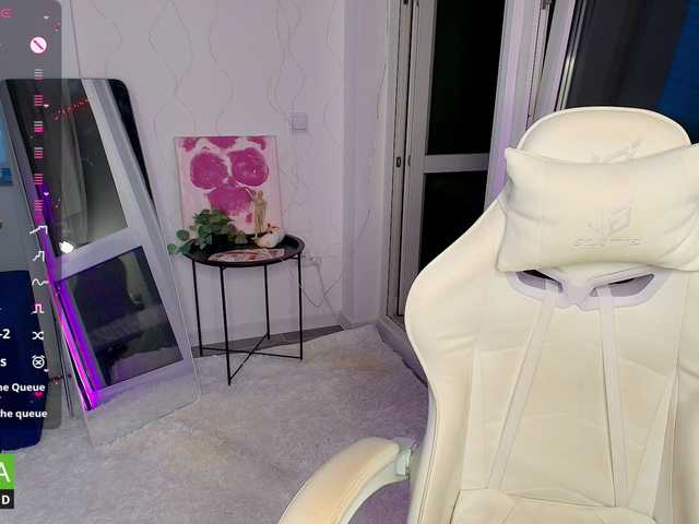 AdeLuna live cam on BongaCams
