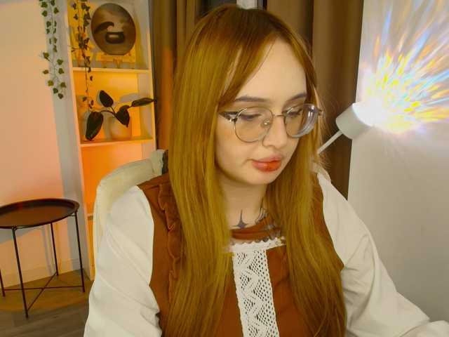 AdeLuna live cam on BongaCams