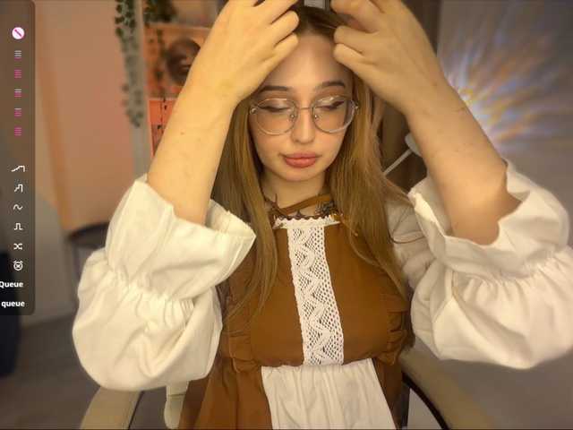 AdeLuna live cam on BongaCams