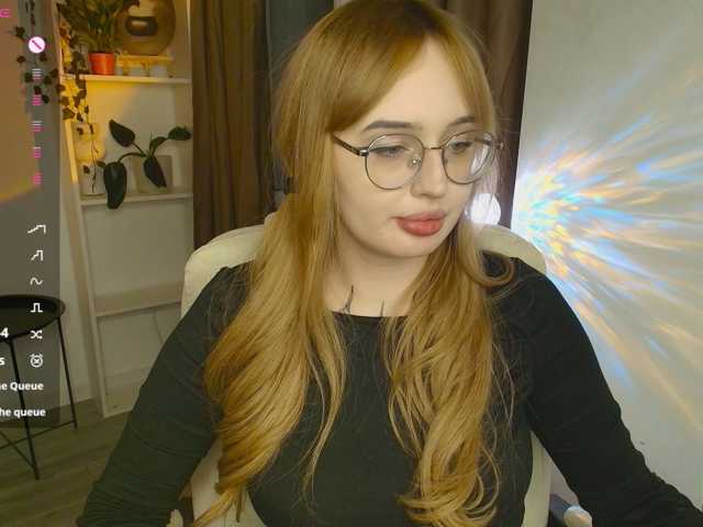 AdeLuna live cam on BongaCams