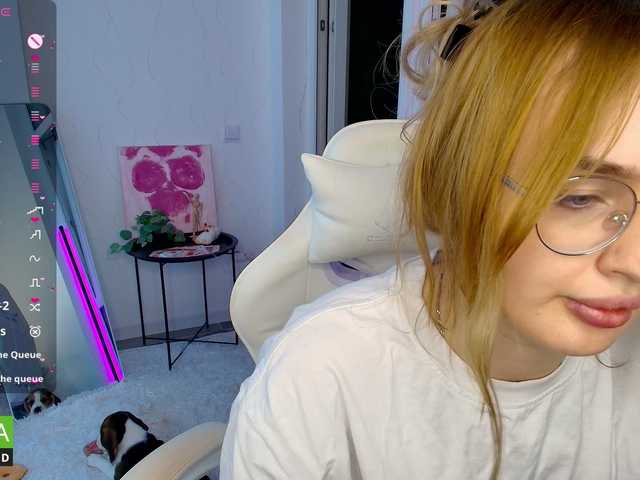 AdeLuna live cam on BongaCams