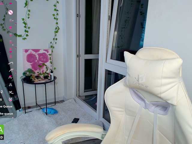 AdeLuna live cam on BongaCams