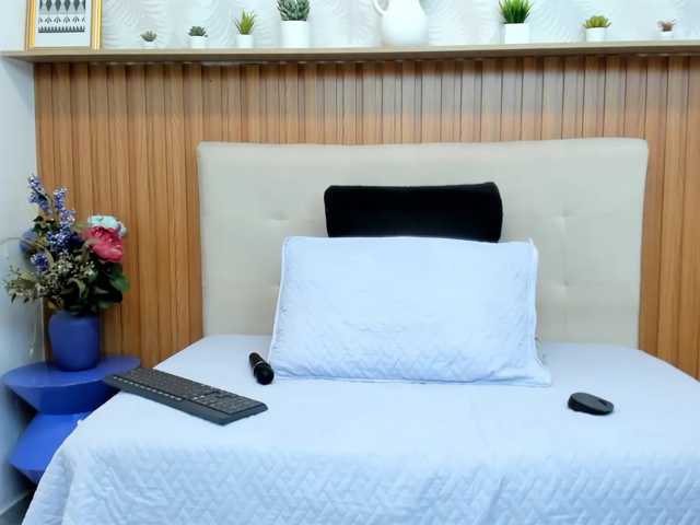 riley-reid-milf live cam on BongaCams