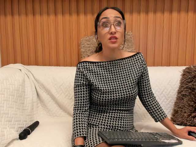 riley-reid-milf live cam on BongaCams