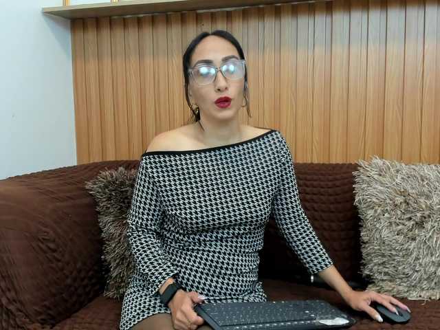 riley-reid-milf live cam on BongaCams