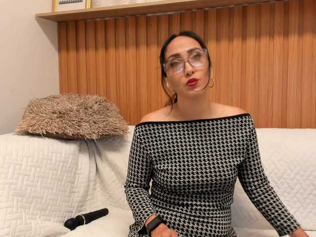 riley-reid-milf live cam on BongaCams