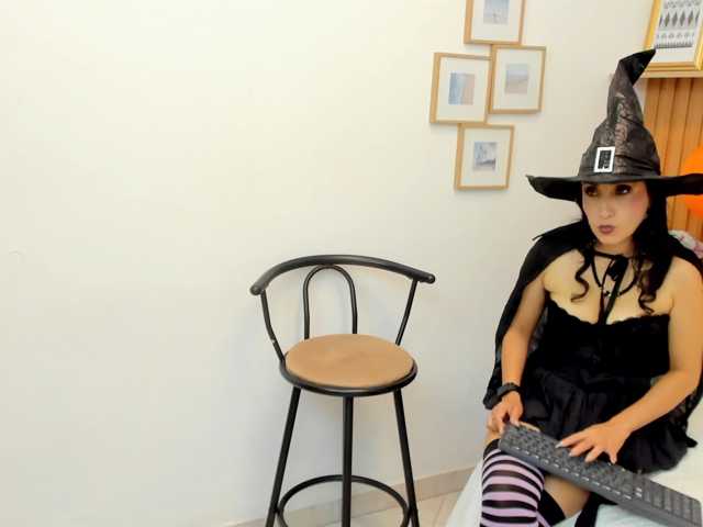 riley-reid-milf live cam on BongaCams