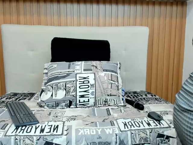 riley-reid-milf live cam on BongaCams