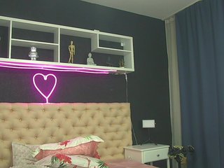 AuraMilf