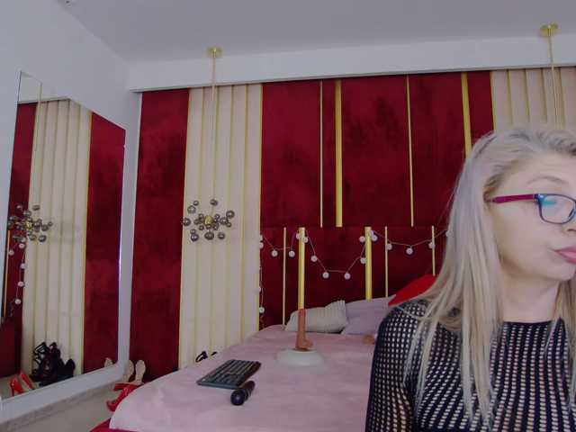 AuraMilf