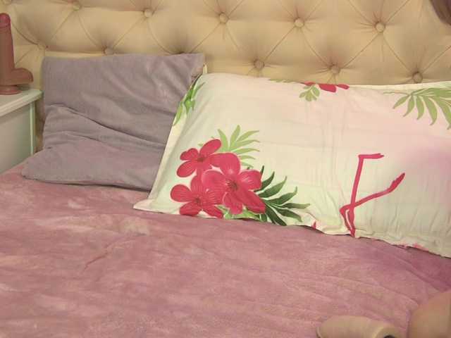 AuraMilf live webcam show