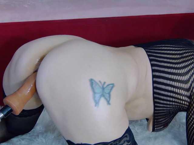 AuraMilf