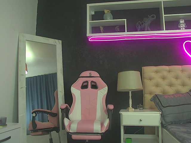 AuraMilf live cam on BongaCams
