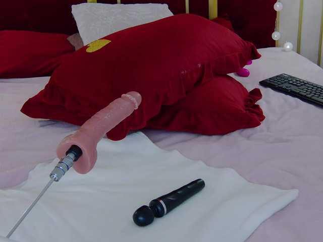 AuraMilf