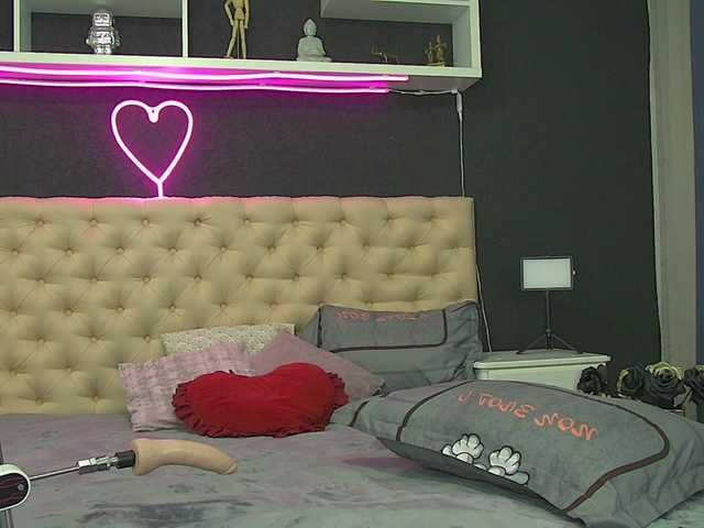 AuraMilf live cam on BongaCams