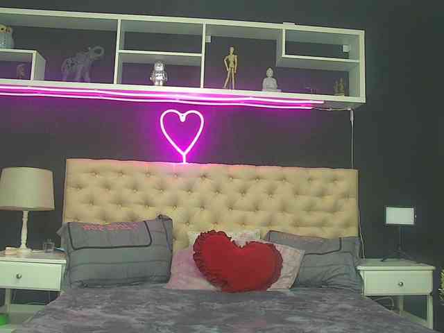 AuraMilf webcam