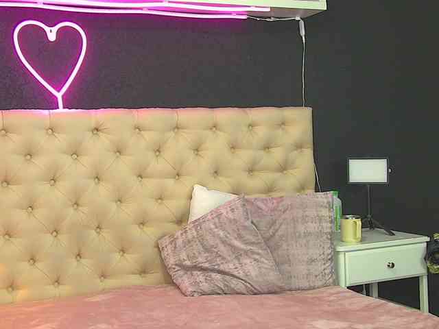 AuraMilf webcam