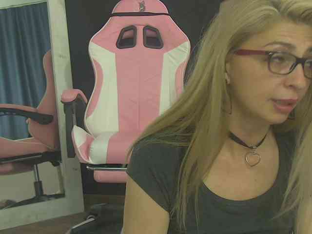 AuraMilf webcam