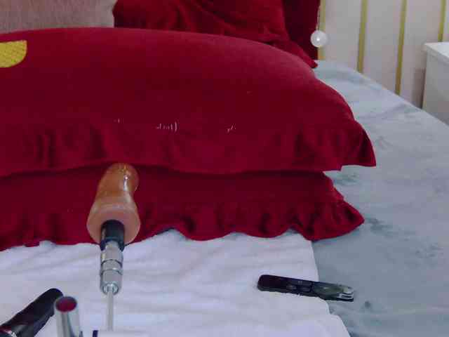 AuraMilf