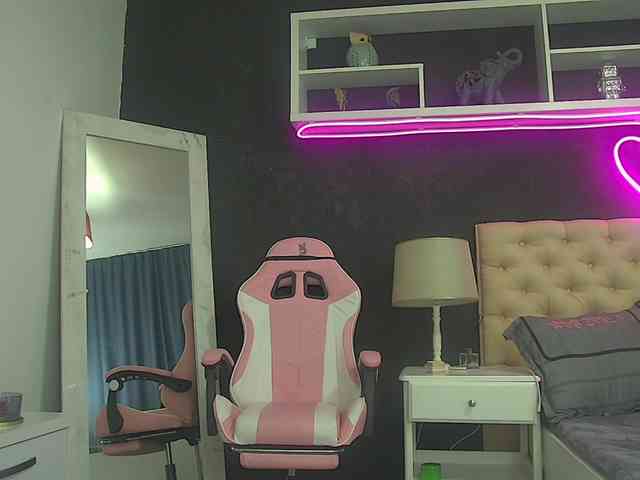 AuraMilf webcam