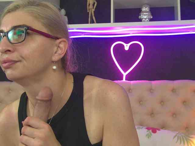 AuraMilf webcam