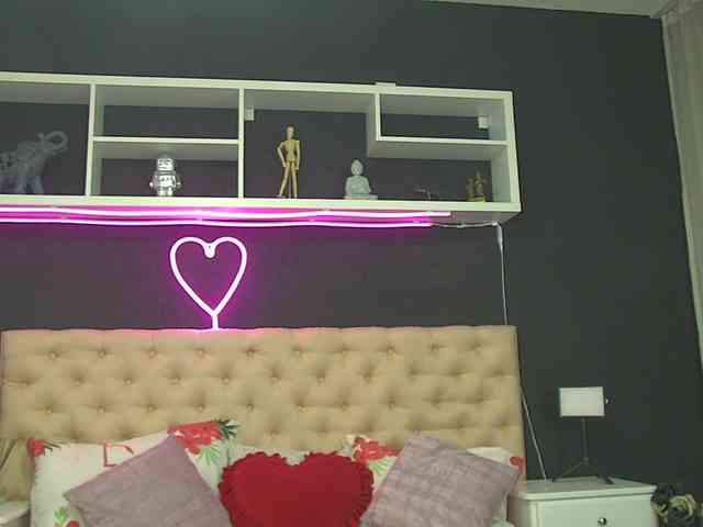 AuraMilf webcam
