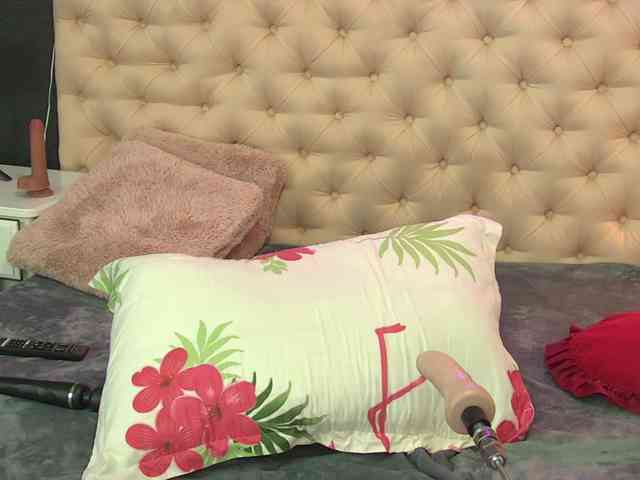 AuraMilf Live Webcam on BongaCams