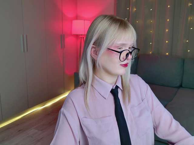 mary-piersen live cam