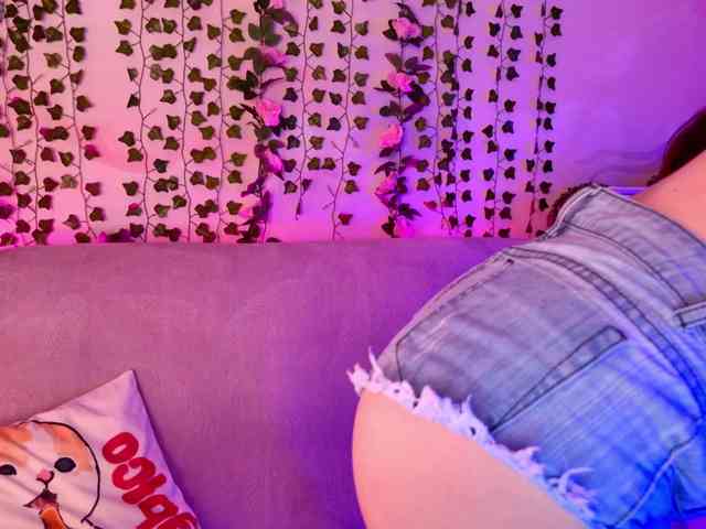 CuteBunnyX webcam