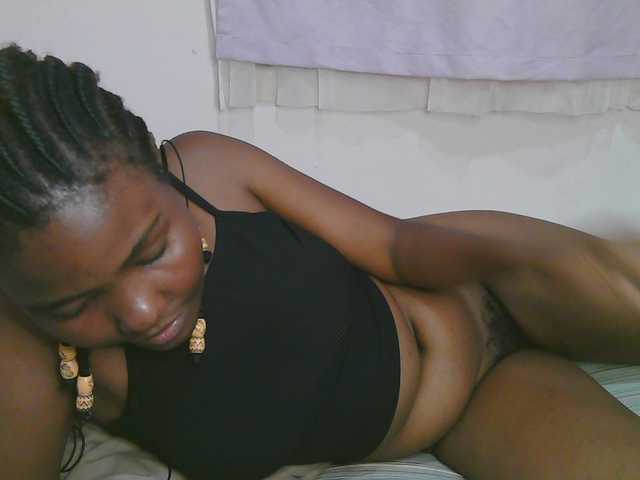 Cute-latasha Live Cam on BongaCams