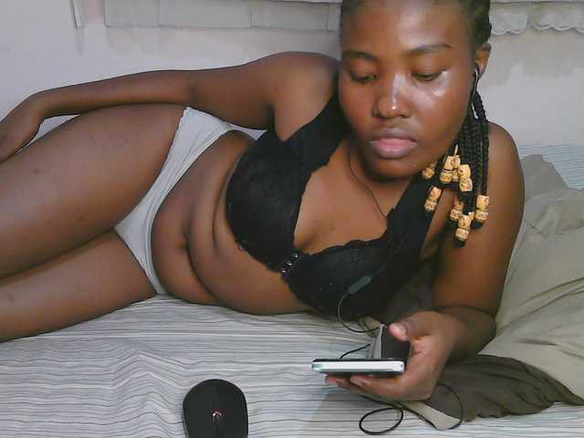 Cute-latasha live cam on UnifiedCams