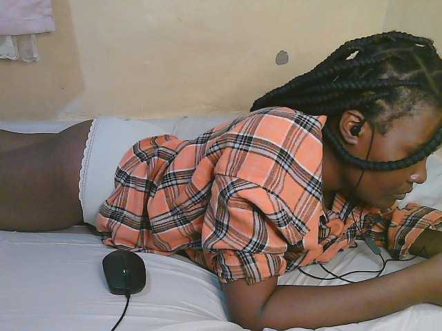 Cute-latasha live cam on BongaCams