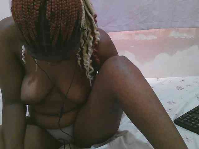 Cute-latasha webcam