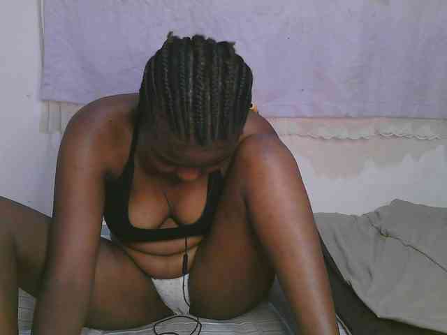 Cute-latasha webcam