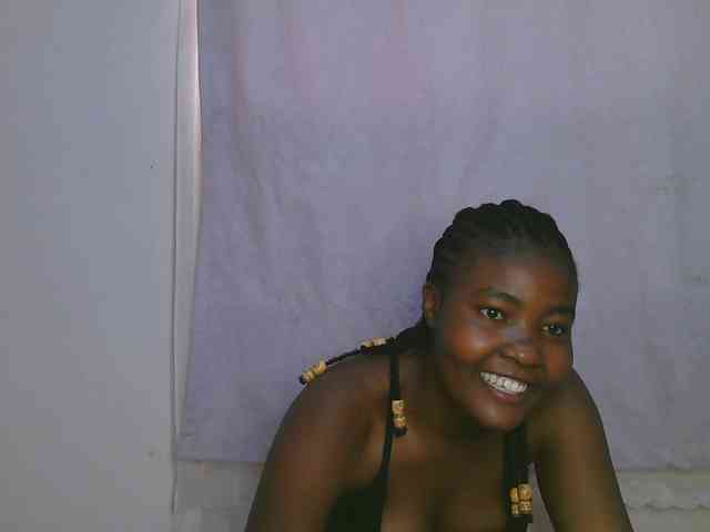 Cute-latasha webcam