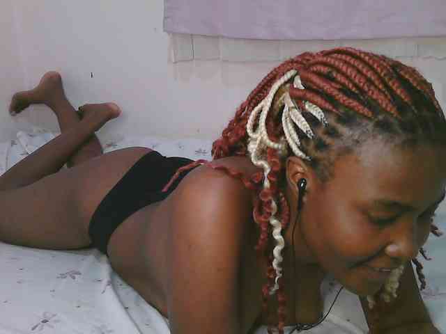 Cute-latasha webcam