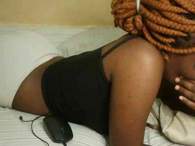 Cute-latasha webcam
