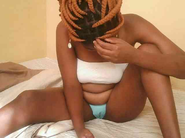 Cute-latasha webcam