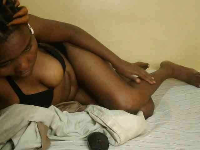 Cute-latasha webcam