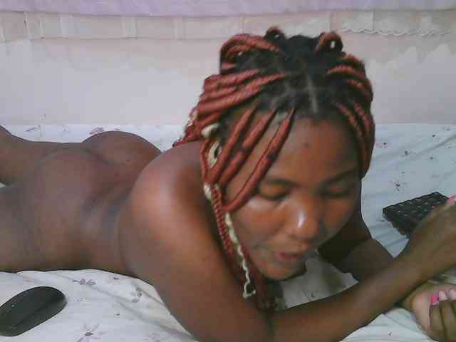 Cute-latasha webcam