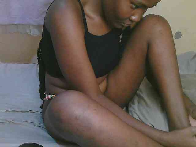 Cute-latasha webcam