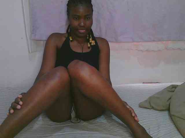 Cute-latasha webcam