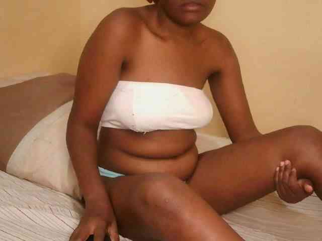 Cute-latasha webcam