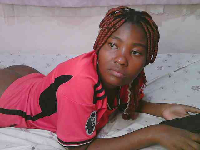 Cute-latasha webcam
