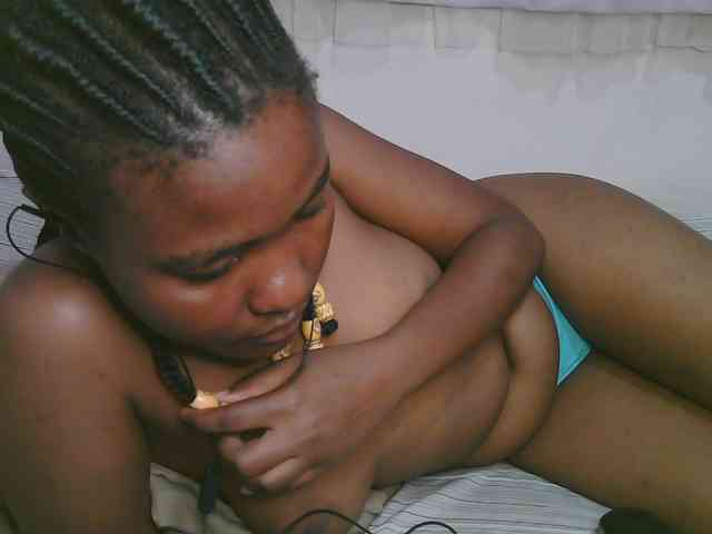 Cute-latasha webcam
