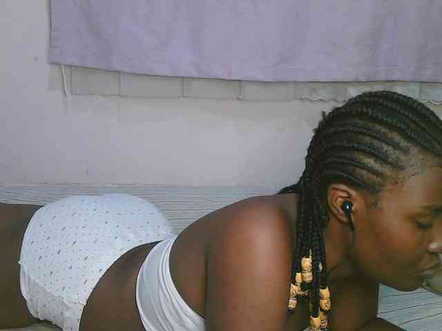Cute-latasha webcam
