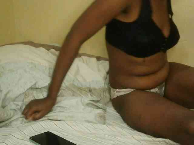 Cute-latasha webcam