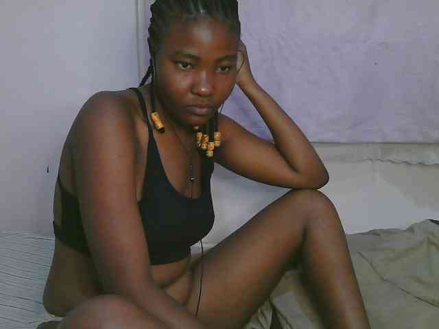 Cute-latasha webcam